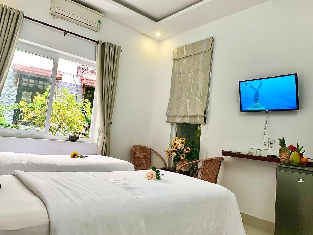 Ngoc Sinh Homestay Хойан Экстерьер фото
