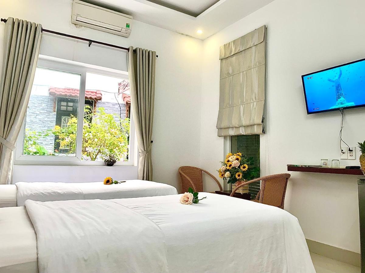 Ngoc Sinh Homestay Хойан Экстерьер фото